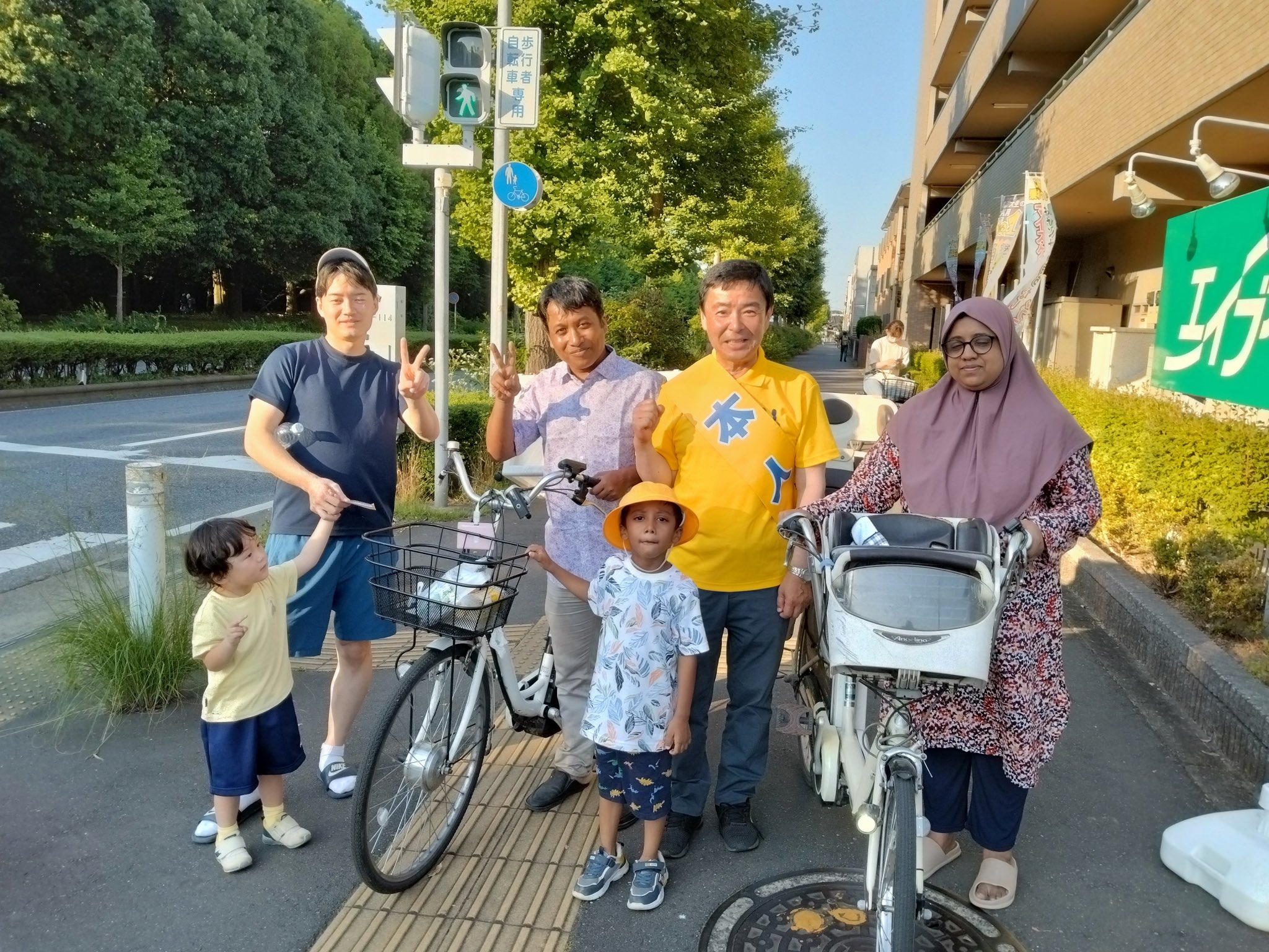 筑波大学天王台キャンパスの出入り口にて、仲間が結集しました。page-visual 筑波大学天王台キャンパスの出入り口にて、仲間が結集しました。ビジュアル